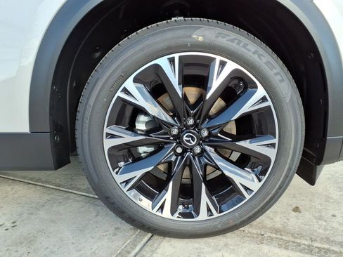 New 2026 MAZDA CX-90 Plug-In Hybrid w/ Premium Plus image 9