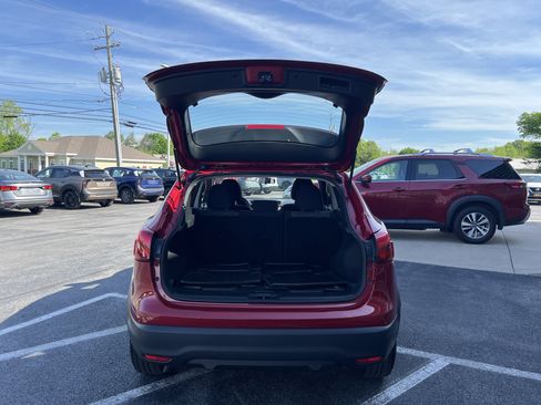 Used 2018 Nissan Rogue Sport SV w/ SV Technology Package AWD/4WD image 8