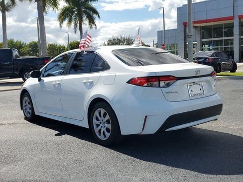 Used 2020 Toyota Corolla LE image 3
