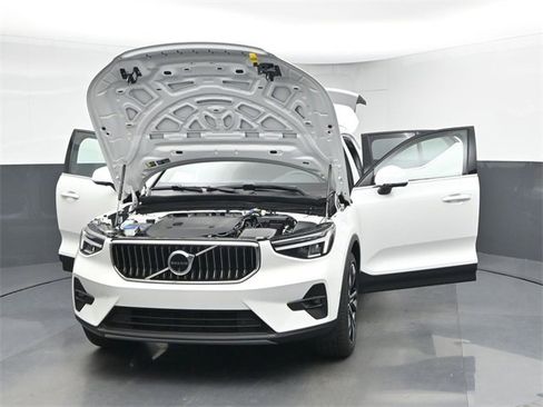 Used 2024 Volvo XC40 B5 Plus w/ Protection Package Premier image 51