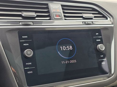 Used 2022 Volkswagen Tiguan SE image 27