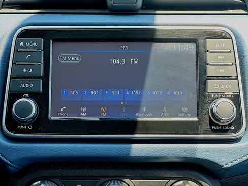 Used 2025 Nissan Versa SV w/ Trunk Package FWD image 4