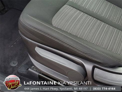 Used 2022 Kia Sorento LX image 10