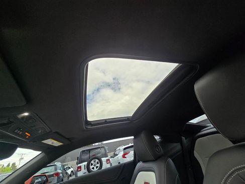 Used 2022 Chevrolet Camaro SS RWD image 12