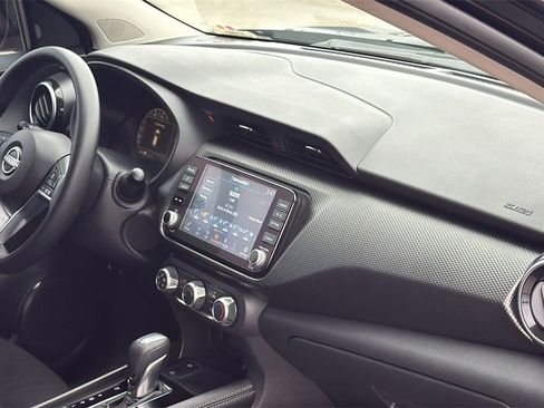Used 2023 Nissan Kicks SV image 31