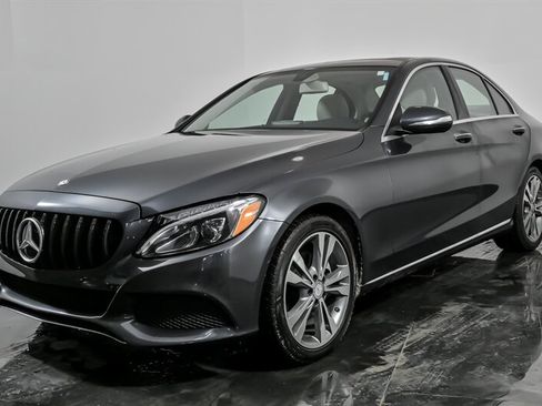 Used 2015 Mercedes-Benz C 300 4MATIC Sedan image 5