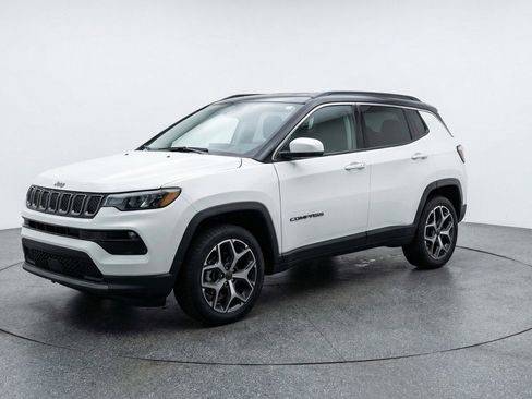 Used 2025 Jeep Compass Limited AWD/4WD image 3