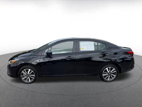 Used 2025 Nissan Versa SV image 9