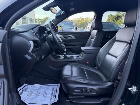 Used 2023 Chevrolet Traverse LT w/ Midnight/Sport Edition AWD/4WD image 9