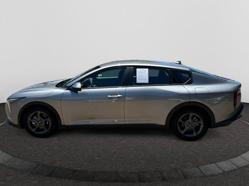 Used 2025 Kia K4 FWD image 2
