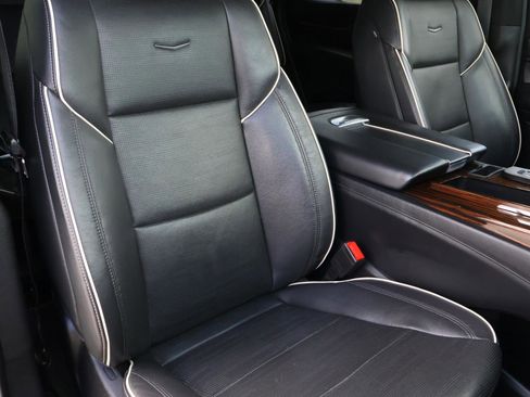 Used 2023 Cadillac Escalade Premium Luxury w/ LPO, Illumination Package image 24