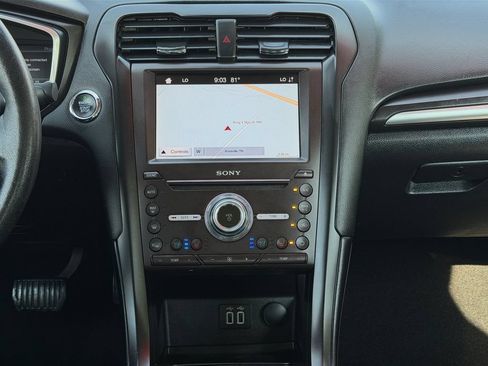 Used 2019 Ford Fusion Titanium FWD image 18