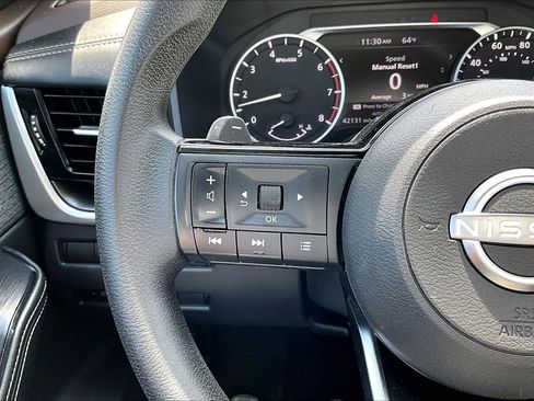 Used 2022 Nissan Rogue SV AWD/4WD image 22