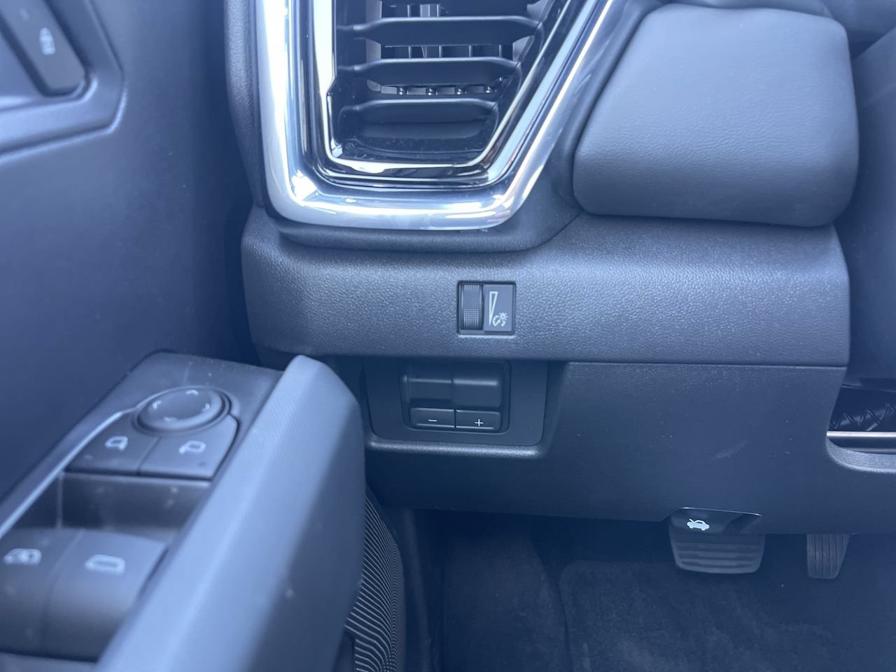 New 2026 GMC Canyon Elevation w/ Convenience Package RWD image 18