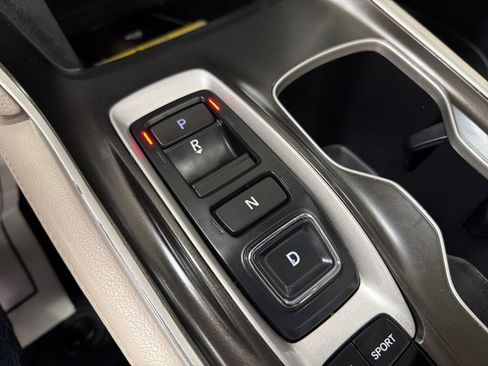 Used 2018 Honda Accord Touring image 26