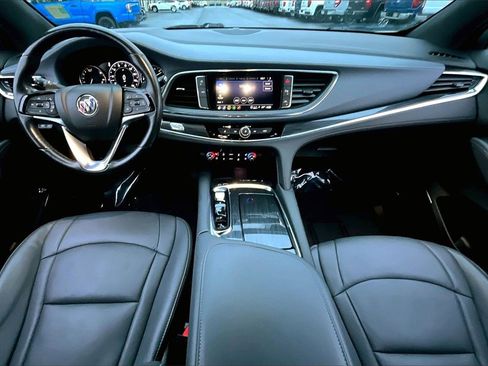 Used 2024 Buick Enclave Premium image 16