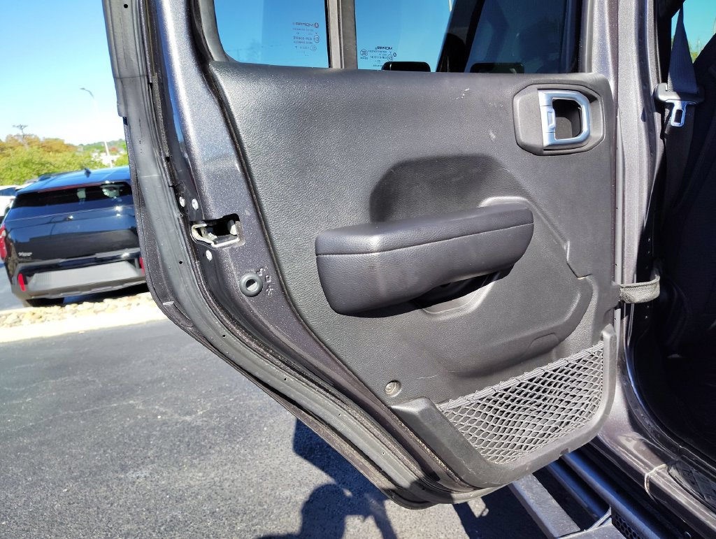 Used 2021 Jeep Gladiator Sport AWD/4WD image 20