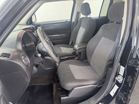 Used 2016 Jeep Patriot Sport w/ Power Value Group image 9