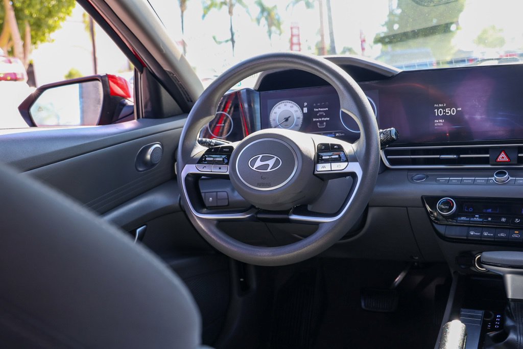 Used 2024 Hyundai Elantra SEL FWD image 23