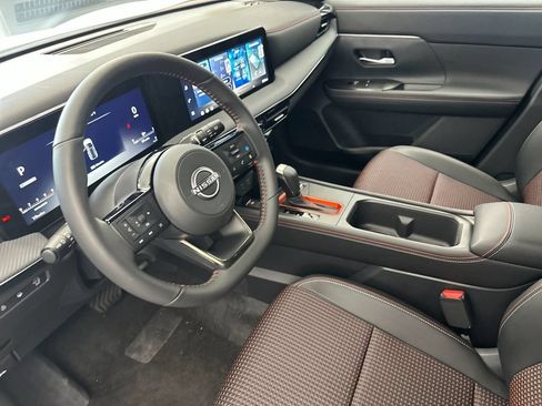 New 2026 Nissan Kicks SR w/ SR Premium Package FWD image 9