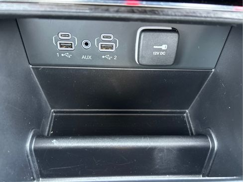 Used 2023 Jeep Grand Cherokee L Limited RWD image 32