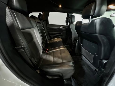 Used 2020 Jeep Grand Cherokee Altitude AWD/4WD image 20
