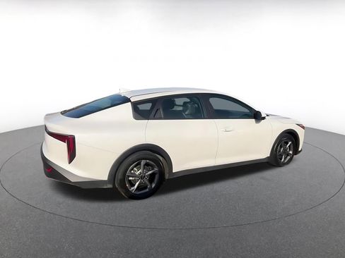 Used 2025 Kia K4 LXS image 15