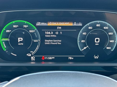 Used 2022 Audi e-tron Premium image 24