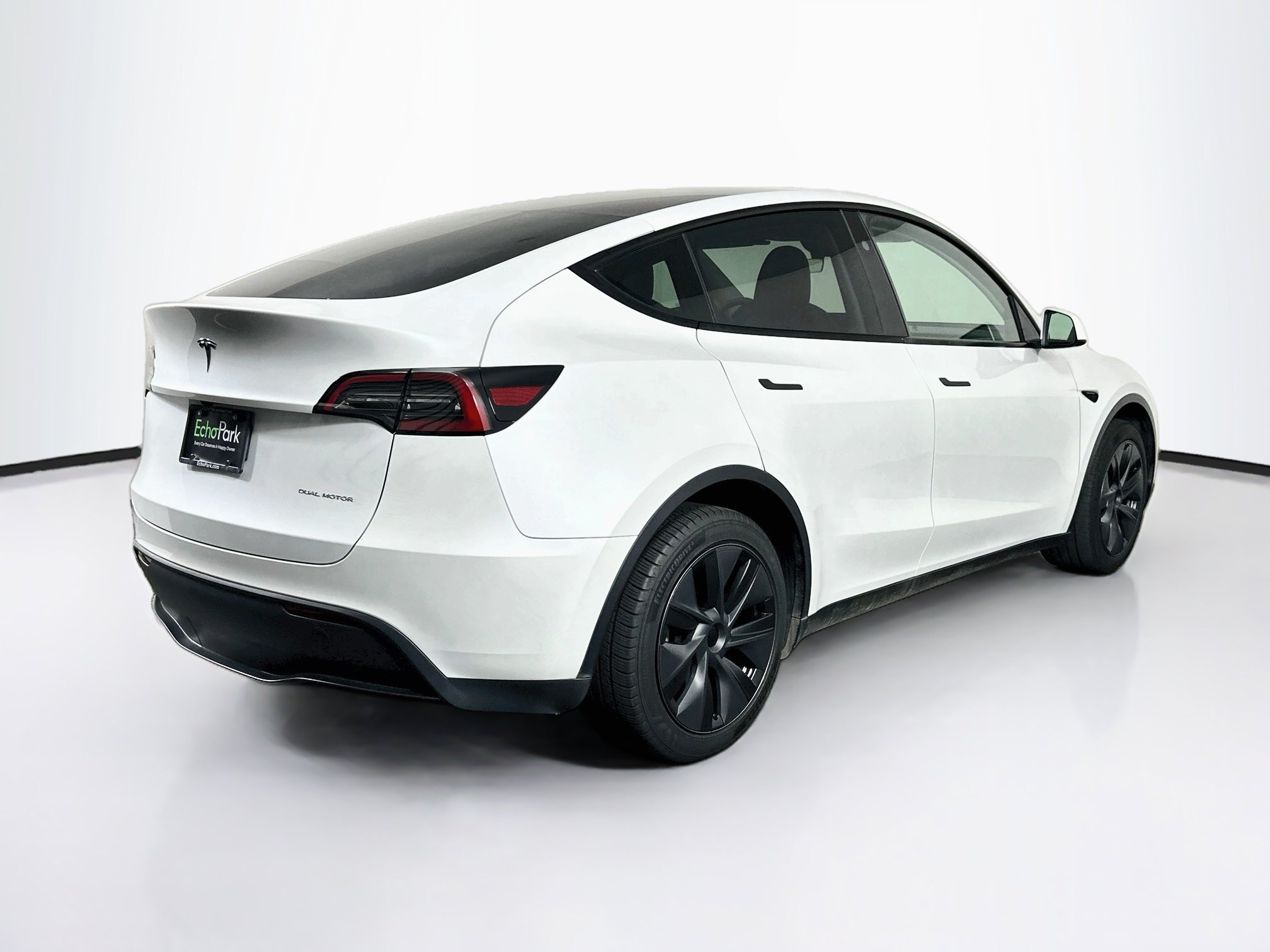 Used 2024 Tesla Model Y Long Range AWD/4WD image 9