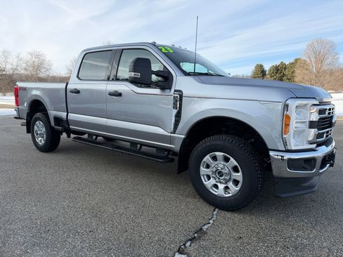 Used 2023 Ford F350 XLT image 4
