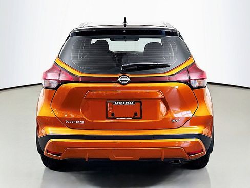 Used 2024 Nissan Kicks SV image 6