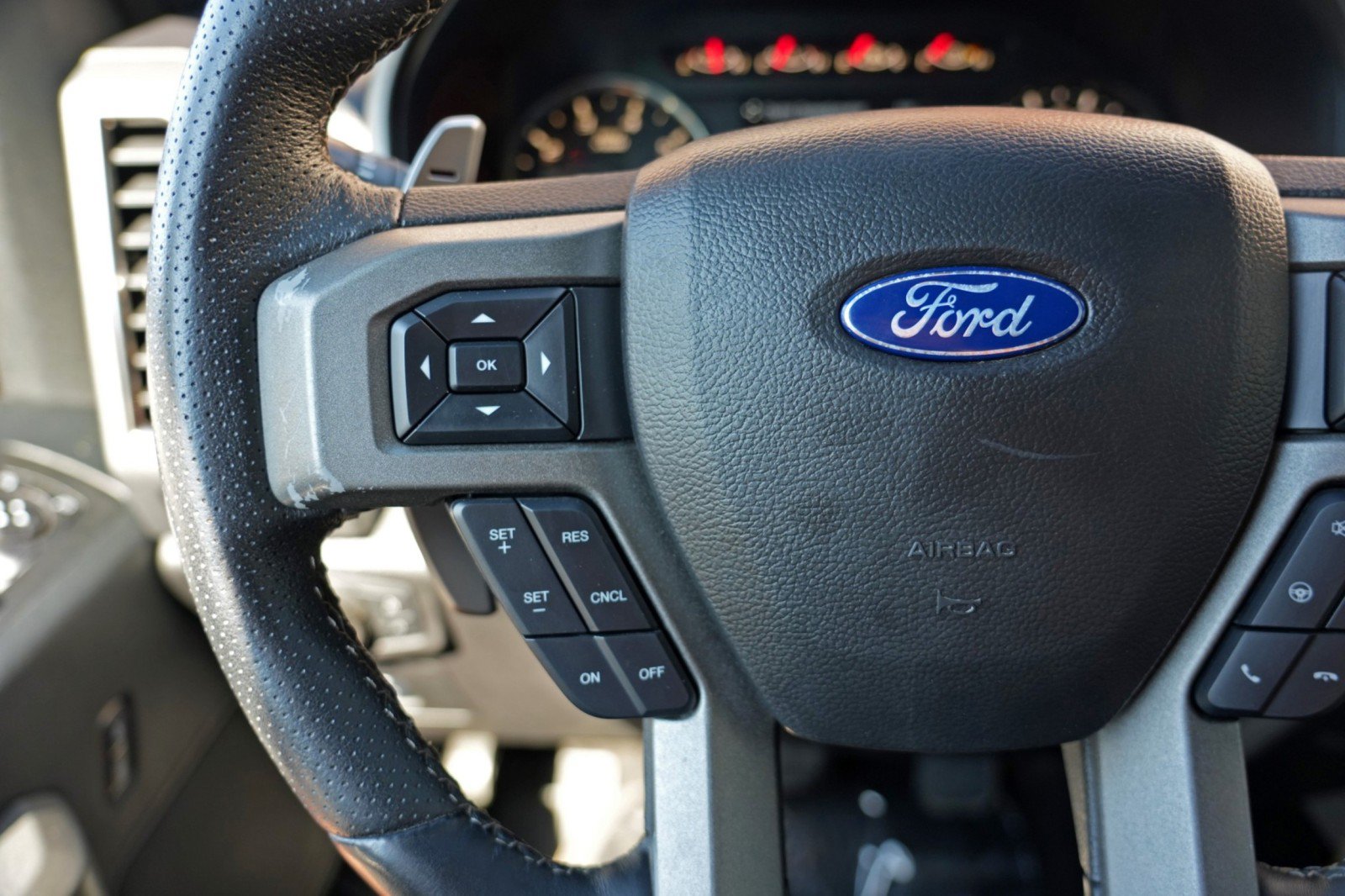 Used 2018 Ford F150 Raptor w/ Equipment Group 801A Mid AWD/4WD image 21