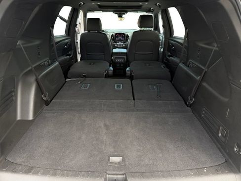 Used 2023 Chevrolet Traverse Premier FWD image 29