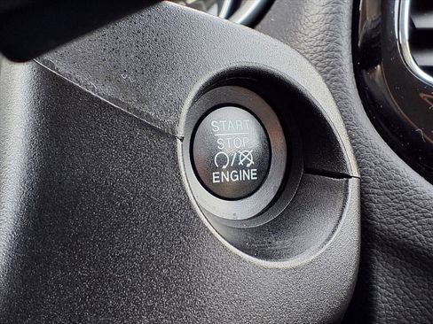 Used 2018 Jeep Compass Limited image 27