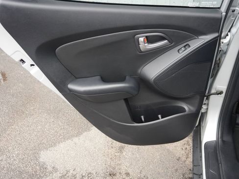 Used 2012 Hyundai Tucson GLS image 27