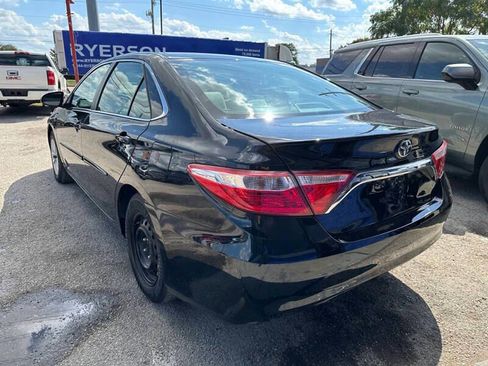Used 2017 Toyota Camry LE image 6