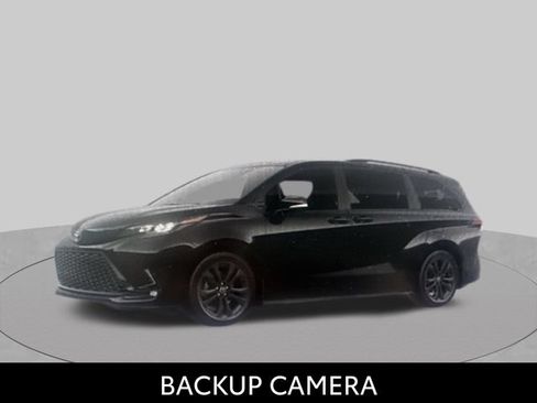 Used 2026 Toyota Sienna XSE FWD image 2