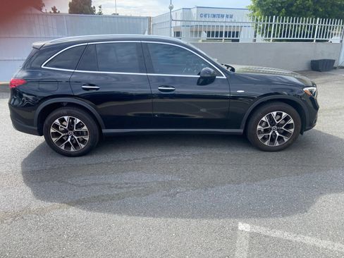 Used 2025 Mercedes-Benz GLC 350e 4MATIC image 4