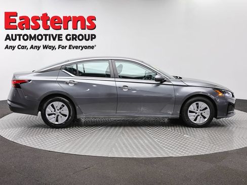 Used 2023 Nissan Altima 2.5 S FWD image 4