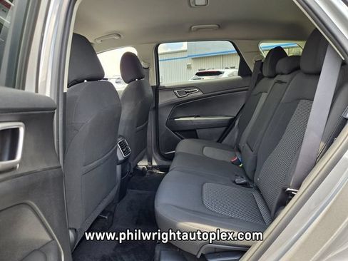 Used 2024 Kia Sportage LX FWD image 10