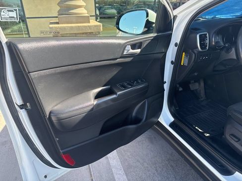 Used 2020 Kia Sportage LX w/ LX Popular Package FWD image 5