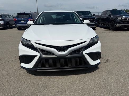 Used 2023 Toyota Camry SE FWD image 4