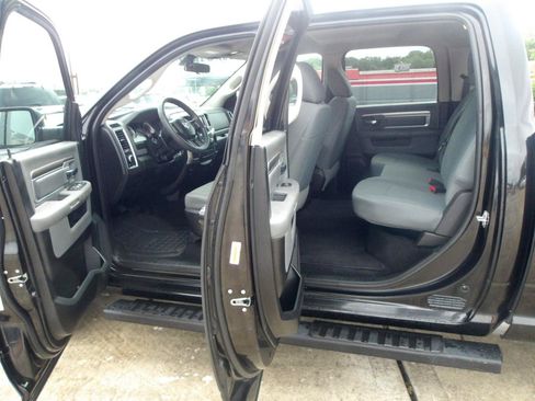 Used 2019 RAM 1500 Classic SLT RWD image 15