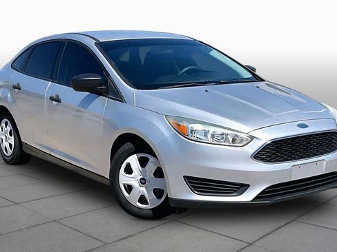 Used 2015 Ford Focus S FWD image 3