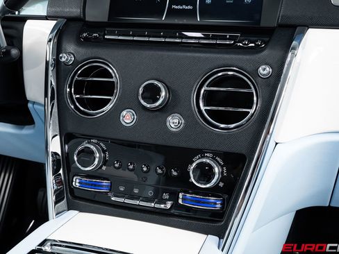 Used 2023 Rolls-Royce Cullinan AWD/4WD image 36