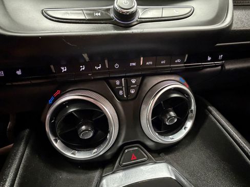 Used 2022 Chevrolet Camaro LT RWD image 27
