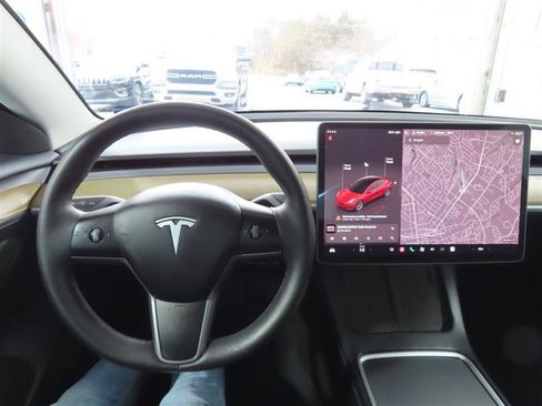 Used 2023 Tesla Model 3 Standard Range image 17