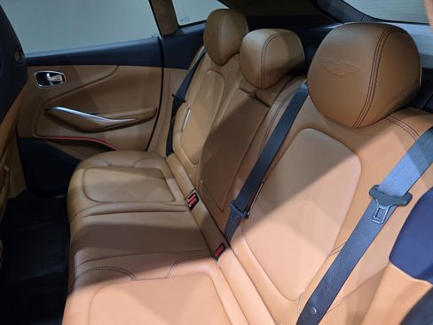 Used 2021 Aston Martin DBX image 21