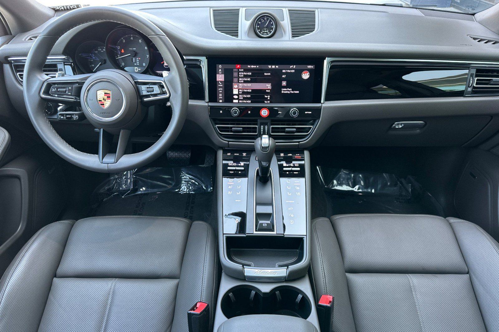 Used 2026 Porsche Macan AWD/4WD image 6
