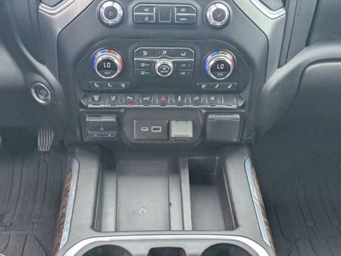 Used 2021 GMC Sierra 3500 Denali w/ Denali Ultimate Package AWD/4WD image 18